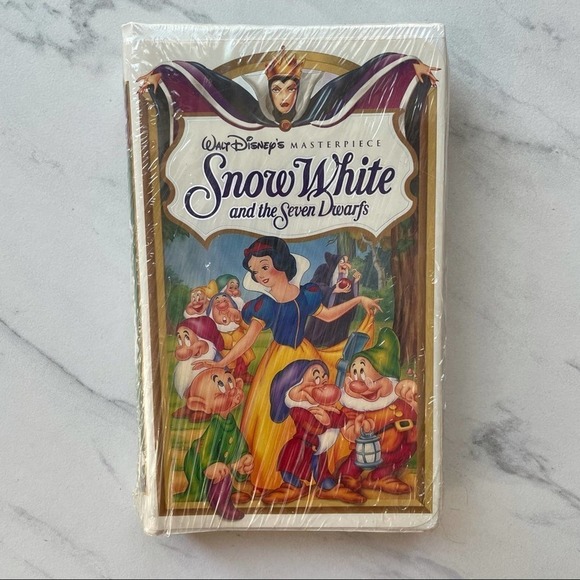 Walt Disney Masterpiece Collection Snow White VHS Tape Clambshell NWT sealed - Picture 2 of 11